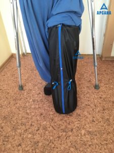 Летний, с подошвой из резины, с регулировкой длины.